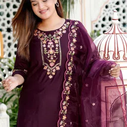 VredeVogel Women Floral Embroidered Regular Thread Work Kurta with Trousers and Dupatta image 4