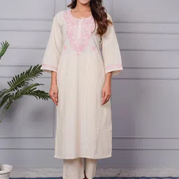 TULSILICIOUS Floral Embroidered Chikankari Kurta With Palazzos image 4