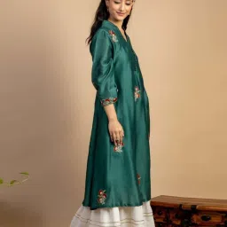 Mushio Bottle Green Chaitra Embroidered Chanderi Silk Kurta image 4