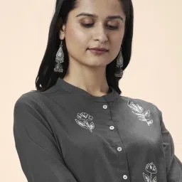 Rangmanch by Pantaloons Grey Embroidered Straight Kurta image 4