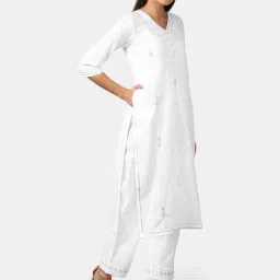 DART STUDIO White Cotton Embroidered Straight Kurta image 4
