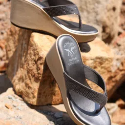 Monrow Women PU Wedge Sandals-image-43