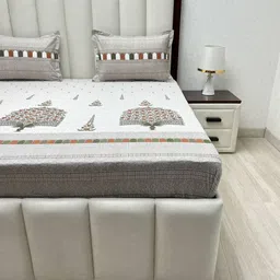 Pure Decor White & Grey Ethnic Motifs 400 TC King Bedsheet with 2 Pillow Covers image 2