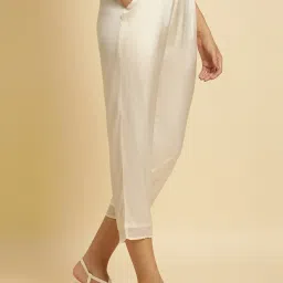Cream Shantung Solid Slim Pants image 4