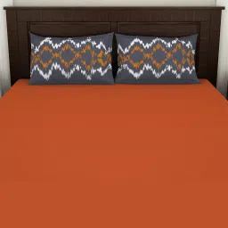 Spaces Red Cotton Double Bedsheet with 2 Pillow Covers image 4