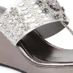 Inc.5 Women's Pewter Toe Ring Wedges image 4