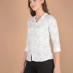 Crimsoune Club Green Self Design Shirt image 3