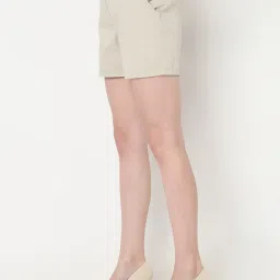 Vero Moda Beige Cotton Regular Fit Shorts image 3