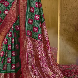 Saree Mall Green Printed Sarees With Unstitched Blouse image 3