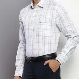 Tommy Hilfiger Light Grey & White Cotton Regular Fit Checks Shirt image 3