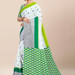 Saree Mall White & Green Cotton Printed Saree With Unstitched Blouse image 3