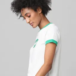 Only White Graphic Print T-Shirt image 3