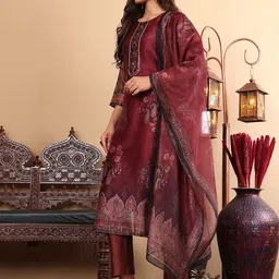 Varanga Floral Printed Sequinned Chanderi Silk Kurta With Trousers & Dupatta image 3
