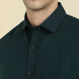 Allen Solly Men Slim Fit Solid Spread Collar Casual Shirt image 2