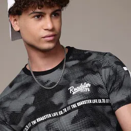 The Roadster Lifestyle Co. Abstract Printed Pure Cotton T-shirt with Brand Logo Detail-picture-40