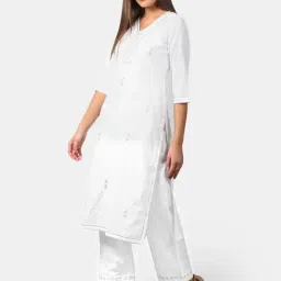 DART STUDIO White Cotton Embroidered Straight Kurta image 3