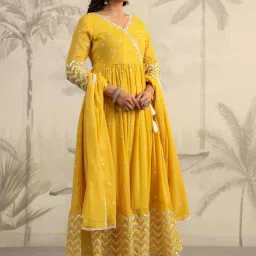 SCAKHI Yellow Cotton Embroidered Kurta Pant Set With Dupatta image 3