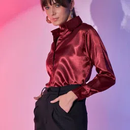 BUYNEWTREND Maroon Shirt image 3