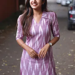 GoSriKi Women V-Neck Printed Regular Kurta with Trousers image 2