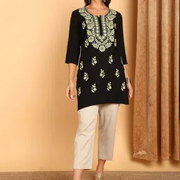 TOP N THREAD Floral Embroidered Chikankari Chikankari Kurti-picture-34