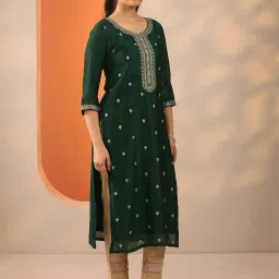 Libas Green Straight Fit Embroidered Kurta image 3