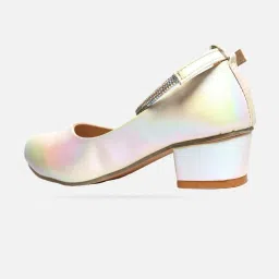 Tiny Bugs Girls Off White & Pink Party Wear Slip Ons image 3