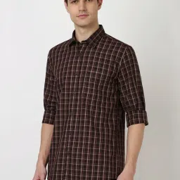 Peter England Brown Cotton Slim Fit Checks Shirt image 3