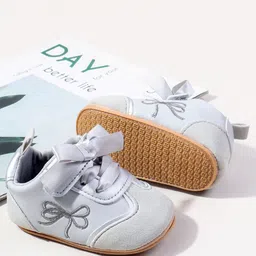 KIDLINGSS Ribbon Applique Detailed Bow Embroidered Slip On Booties - Grey image 3