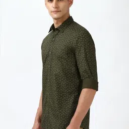 Peter England Green Slim Fit Printed Shirt image 3