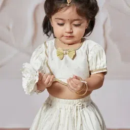 VASTRAMAY Girls White Self Design Lehenga Choli image 5