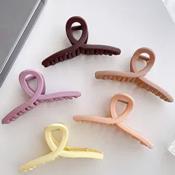 Watch junction Women Set of 6 Matt Finished T-Shapes Claw Clip image 3