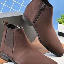 Roadster Men Brown Solid Zip-up Chelsea Boots-image-98
