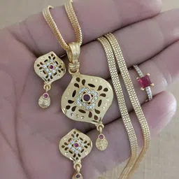 niva fashion Women Gold Pendant image 1