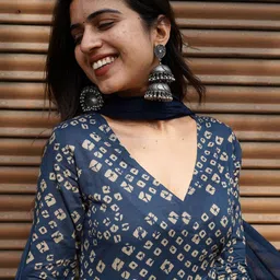 DIVASTRI Bandhani Printed V-Neck Anarkali Kurta With Trousers & Dupatta image 2