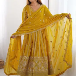 SWORNY FASHION Women Ethnic Motifs Embroidered Panelled Sequinned Kurta with Trousers & With Dupatta image 3