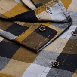 the indian garage co. Men Slim Fit Checkered Cut Away Collar Casual Shirt image 3