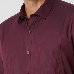 Van Heusen Maroon Cotton Slim Fit Printed Shirt image 4