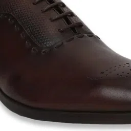 Van Heusen Men's Brown Brogue Shoes image 4