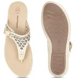 hush puppies Women's New Canna Thong image 4