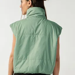 bewakoof Women's Solid Oversized Fit Gilet Sleeveless High Neck Nylon Jacket image 4