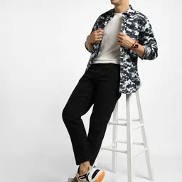 urbano fashion Men's Regular Fit Washed Jogger Jeans Stretchable image 5