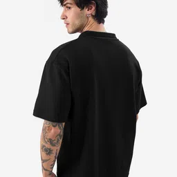 the souled store Solids: Regal Black Men and Boys Short Sleeves Collared Neck Cotton Blend Oversized Polos image 4