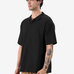 the souled store Solids: Regal Black Men and Boys Short Sleeves Collared Neck Cotton Blend Oversized Polos image 3