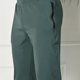 fitinc Men's Stretchable Track Pant for Gym with Zipper Pockets image 5