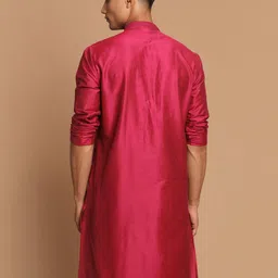 vastramay Men's Cotton Blend Kurta | Kurta for Festivals - Stylish, Comfortable, and Easy-Care - Perfect for Celebrations and Cultural Events, Navratri & Diwali image 4