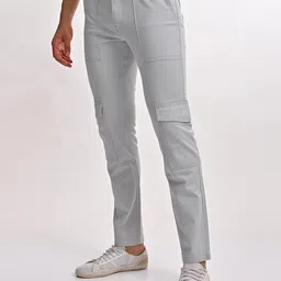 levi's Men's Fitted Casual Pants image 2
