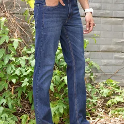 thomas scott Men's Mid-Rise Clean Look Boot Cut Jeans image 3