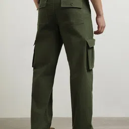 nobero Men Solid Straight Fit Cargo Pants image 4