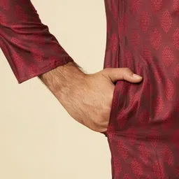 manyavar Men's Embroidered Kurta Pyjama Set (2pcs) image 4