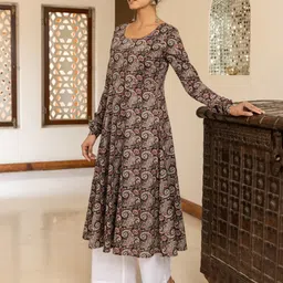 fiorra Women's Brown Paisley Printed Cotton Anarkali Kurta image 3